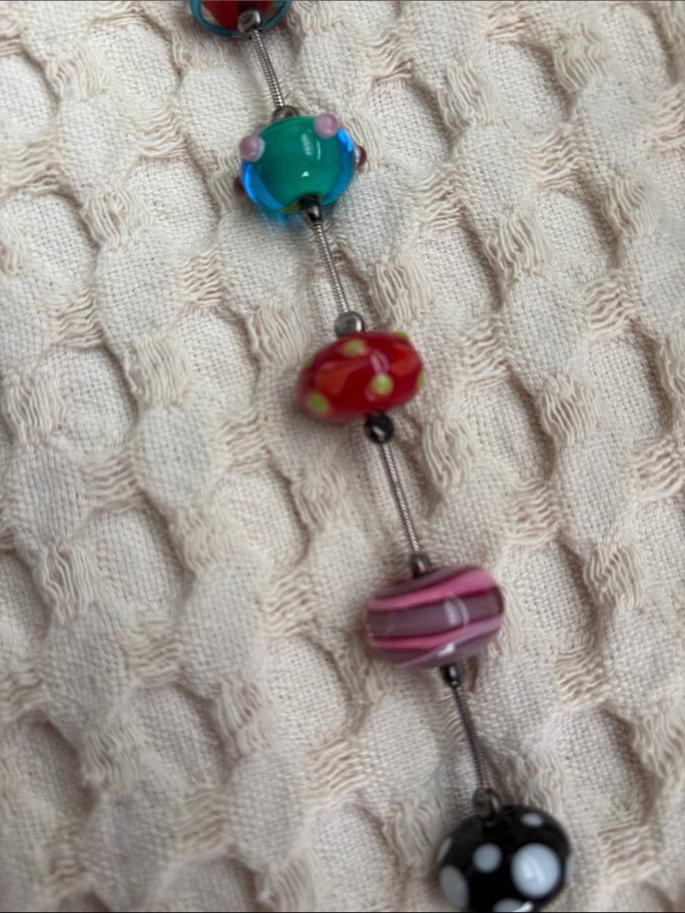 Vintage necklace w/ glass beads - Picture 6 of 9